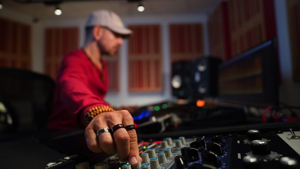 Claudio Passavanti mixing at Doctor Mix studio, using NEVE 33609 compressor